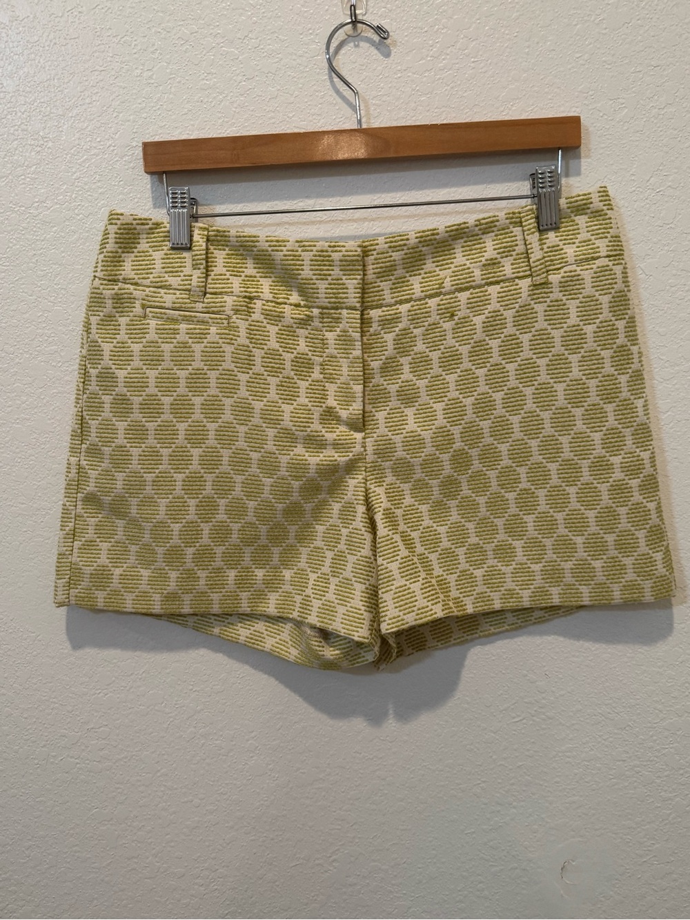 LOFT Woven Geo-Print Women's Shorts in Chartreuse